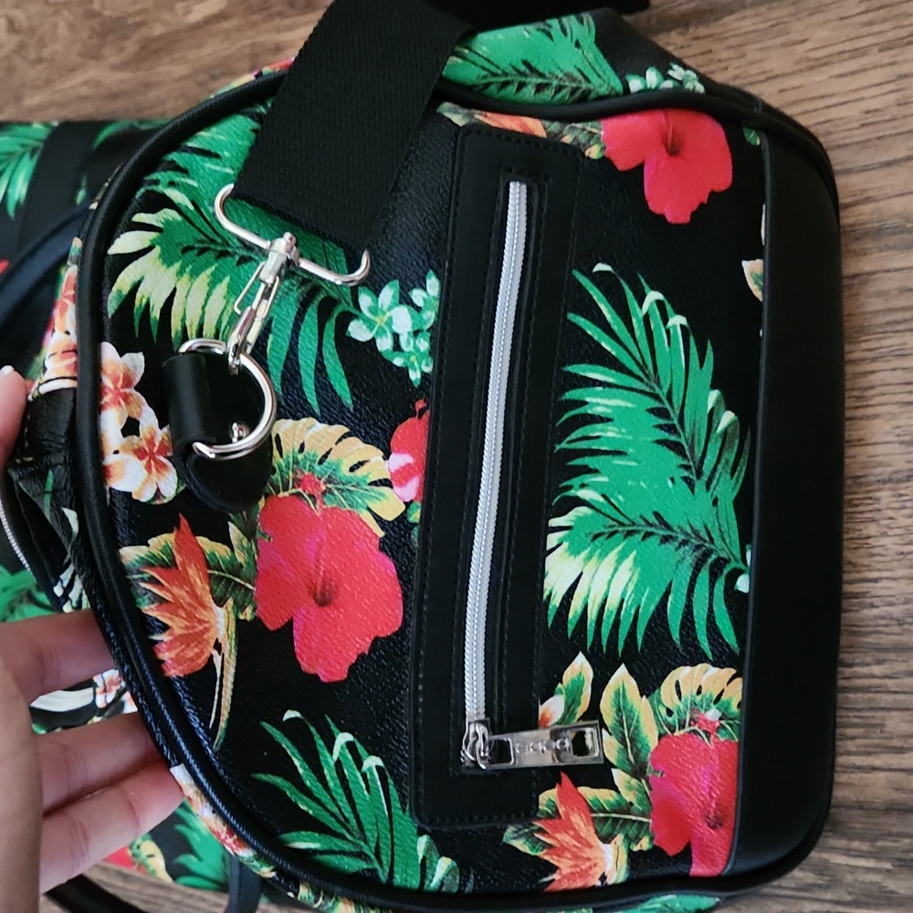 BeBe Travel Duffle Bag Black with tropical flowers - Picture 6 of 6